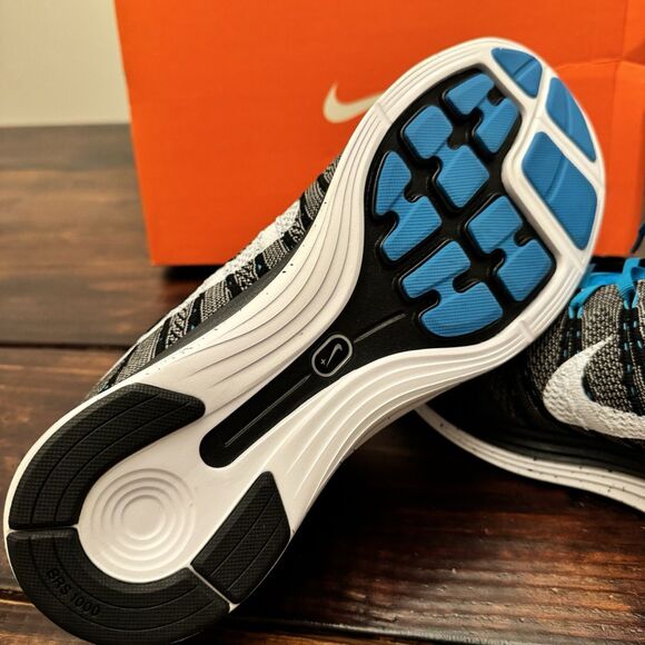 Nike Flyknit Lunar 1+ Running Shoes - Picture 10 of 12
